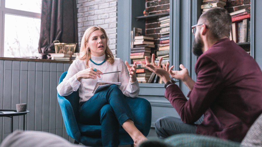 Online Pre-Sales and Post-Sales Customer Support: What’s the Difference? Online Pre-Sales and Post-Sales Customer Support: What’s the Difference?