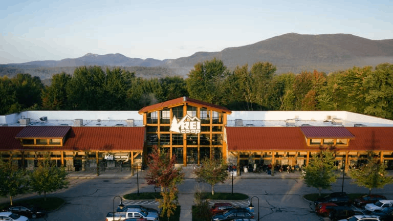 Experiential Store Experience Economy REI iAdvize